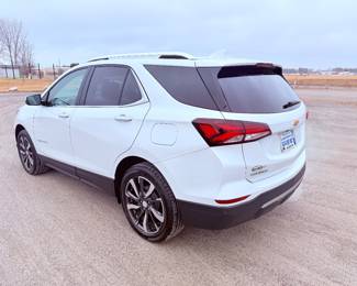 2022 Chevrolet Equinox Premier AWD – Only 1,800 Miles