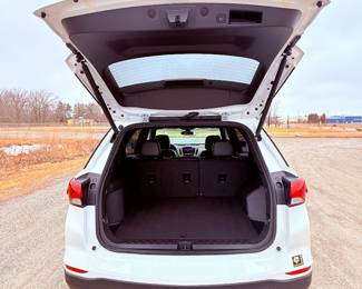 2022 Chevrolet Equinox Premier AWD – Only 1,800 Miles