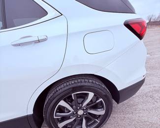 2022 Chevrolet Equinox Premier AWD – Only 1,800 Miles