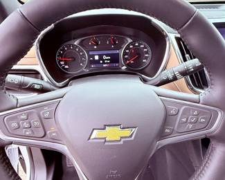 2022 Chevrolet Equinox Premier AWD – Only 1,800 Miles