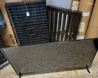 Medium Dog Kennel, Gate, TV