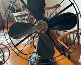 Group of 7 antique fans, 4 are in almost like new condition