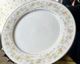 Service for 8 Noritake Blossom Time