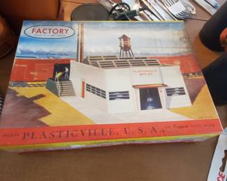We just found in late afternoon a very good vintage Lionel train set with many many pieces just being put out Saturday 