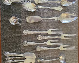 Assorted sterling pieces.