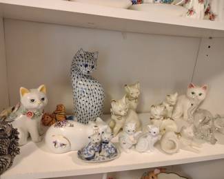 Assorted porcelain kittens (lenox fitz and Floyd and etc).