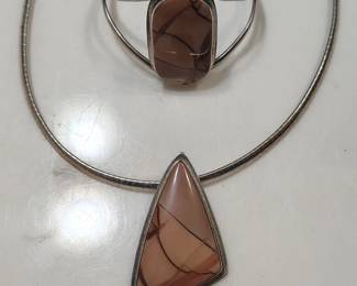 Silver Heels jewelry co 3pv jewelry set with agate.