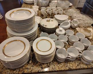 Chinese porcelain set 