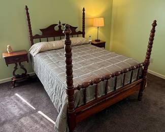 Davis Cabinet Company Lillian Russell Poster Bed - Full Size