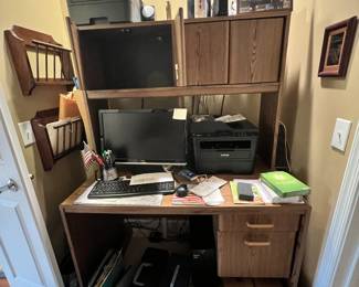 Desk for free pick-up