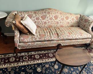Vitage Sofa Chippendale style, wooden frame