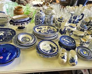 Blue Willow dishes