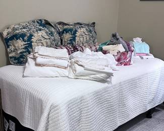 Twin bed and bedding sets 