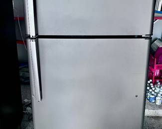 GE Refrigerator 
