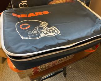 Bears insulated carrier for covered Pyrex dish