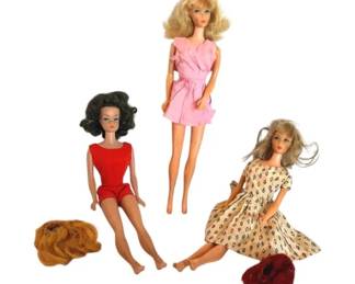 1962 Midge Barbie Doll w Wigs  Two 1966 Barbie Dolls