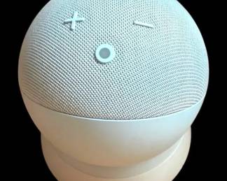 Amazon Echo Dot w Docking Station  Cords