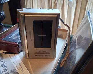 General Electric handheld AC/DC auto stop cassette tape recorder