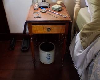 Stained glass table lamp