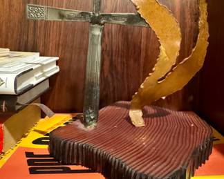 Cross sculpture 