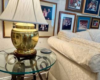 vintage brass ginger jar style table lamp, often in the Hollywood Regency  style