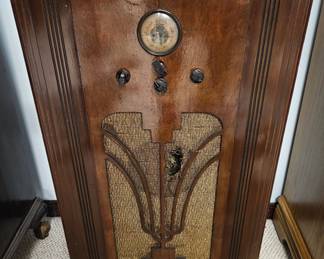 Crosley 614 Art Deco Console Radio