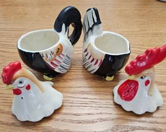 Vintage Ceramic Hand-Painted Rooster and Hen Salt and Pepper Shakers