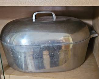 Magnalite GHC M Aluminum Roasting Pan with Lid