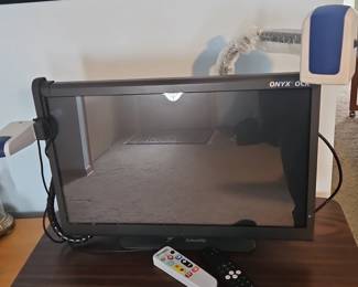 Topaz Magnifier with Onyx OCR Display