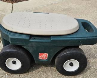 Step Garden Hopper Rolling Utility Seat with Storage