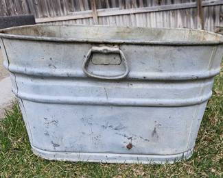 Vintage Galvanized Metal Wash Tub