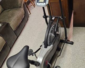 Sunny Health  Fitness SFAB Air Bike