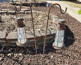 Rustic Lighthouse Solar Pathway Lanterns with Crackle Glass