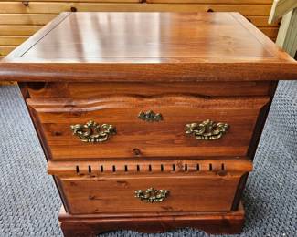 LinkTaylor Colonial Pine Nightstand