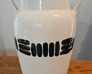 Goldscheider Keramik Alaska A Vase in White with Black Abstract Design second image