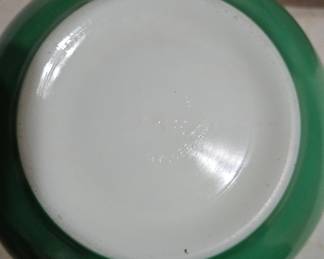 Green Pyrex Mixing Bowl in diameter third image