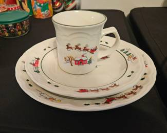 Christmas Dinnerware Set second image