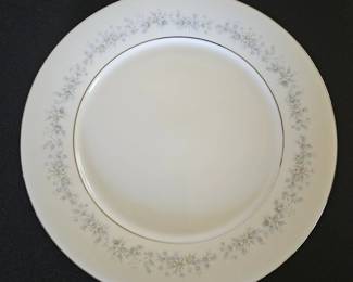 Noritake Marywood Dinnerware piece set second image