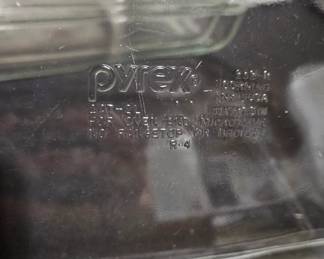 Pyrex Glass Baking Dishes Set second image
