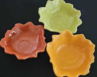 Leafshaped serving bowls