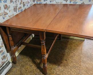 Pennsylvania House Maple Drop Leaf Table fourth image