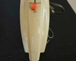 Sunbeam Mixmaster Hand Mixer second image