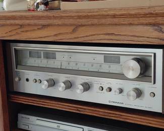 Vintage Stereo Receiver second image