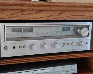 Vintage Stereo Receiver
