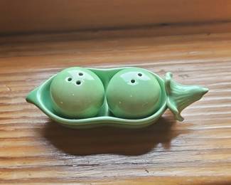 Pea Pod Salt and Pepper Shakers