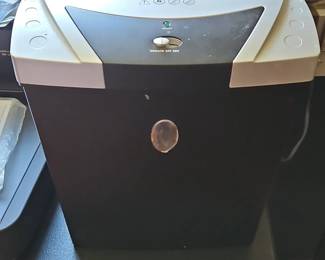 NoviTech Paper Shredder