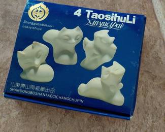 Ceramic Cat Figurines Set