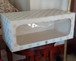 Vintage White Cardboard Bakery Box with Gold Floral Pattern and Clear Window