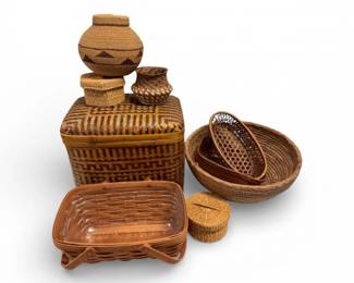 18 HandmadeBasketCollectionwLongabergerBasketLiddedContainers
