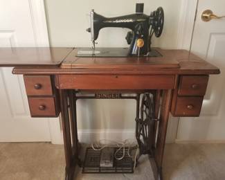 Vintage Singer Sewing Machine in Cabinet with Accessories - Detail
